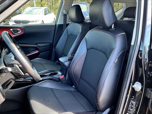 Used 2021 Kia Soul Turbo image 8
