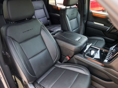 Used 2025 GMC Yukon Denali w/ Sun & Power Step Package AWD/4WD image 34