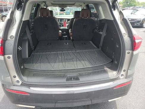 Used 2018 Buick Enclave Avenir w/ Avenir Technology Package AWD/4WD image 5