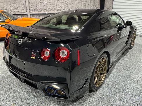 Used 2024 Nissan GT-R w/ Floor Mat Package AWD/4WD image 19