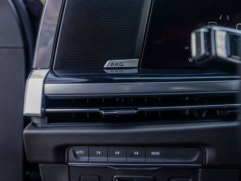 Used 2026 Cadillac Escalade ESV Sport w/ LPO, ONYX Package image 8