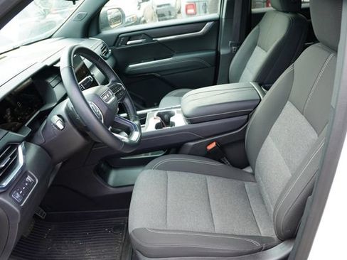 Used 2025 GMC Acadia Elevation AWD/4WD image 4