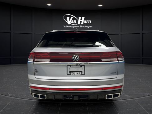 Used 2024 Volkswagen Atlas Cross Sport SEL R-Line AWD/4WD image 6
