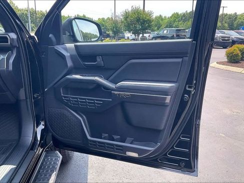 Used 2025 Toyota 4Runner TRD Off-Road AWD/4WD image 24