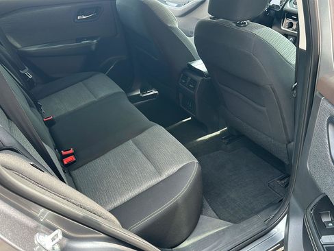 Used 2021 Nissan Rogue SV AWD/4WD image 26