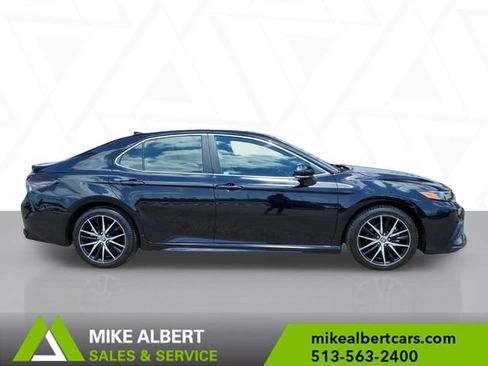 Used 2023 Toyota Camry SE FWD image 8