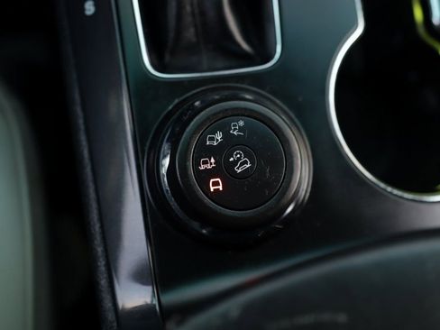 Used 2017 Ford Explorer Platinum image 17