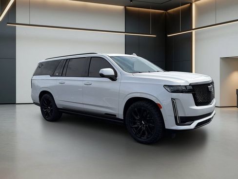 Certified 2023 Cadillac Escalade ESV Sport Platinum w/ LPO, ONYX Package AWD/4WD image 8