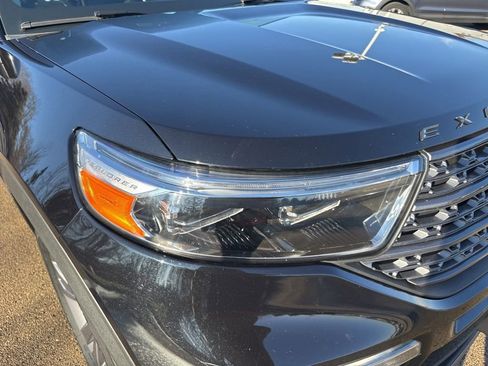 Used 2022 Ford Explorer XLT w/ Equipment Group 202A image 30