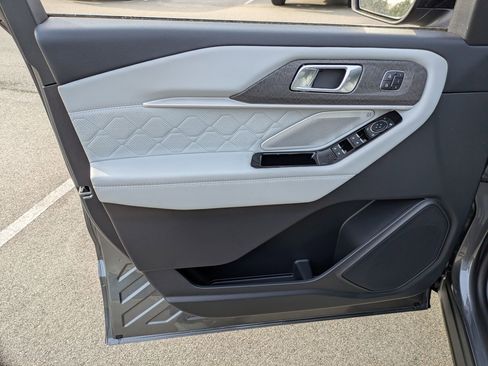 New 2026 Ford Explorer Platinum image 15