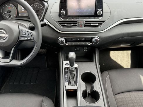 Certified 2024 Nissan Altima 2.5 S FWD image 11