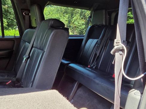 Used 2017 Lincoln Navigator L Select RWD image 15