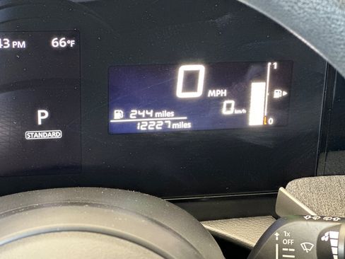 Used 2025 Nissan Kicks SV FWD image 9