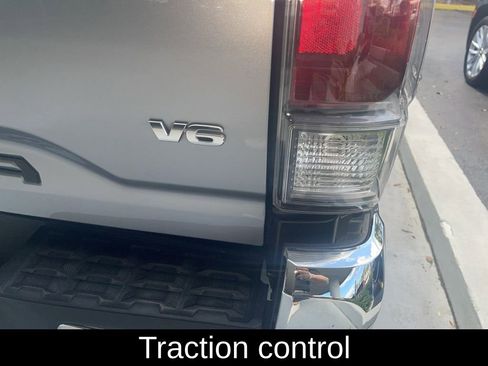 Used 2021 Toyota Tacoma TRD Off-Road image 7