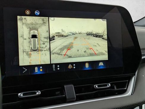 Used 2025 Chevrolet Equinox LT w/ Convenience Package II image 13