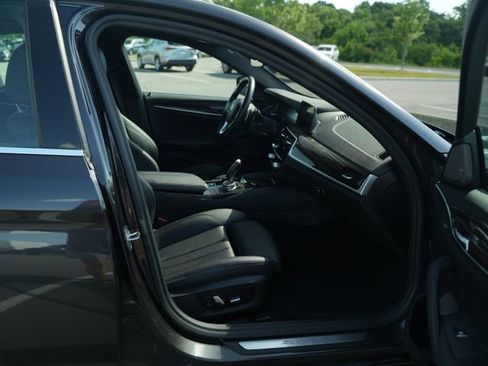 Used 2020 BMW 530i w/ Convenience Package RWD image 20
