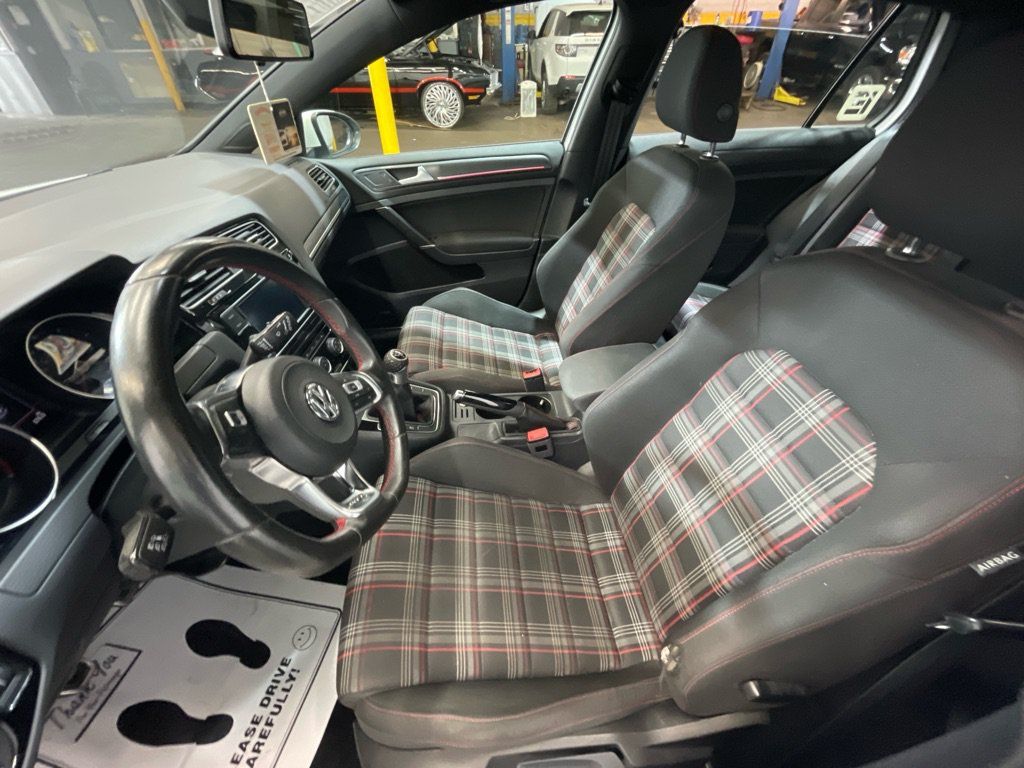 Used 2020 Volkswagen Golf 4-Door FWD image 20
