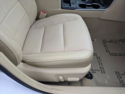 Used 2016 Toyota Camry XLE image 17