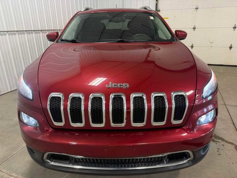 Used 2017 Jeep Cherokee Limited AWD/4WD image 3