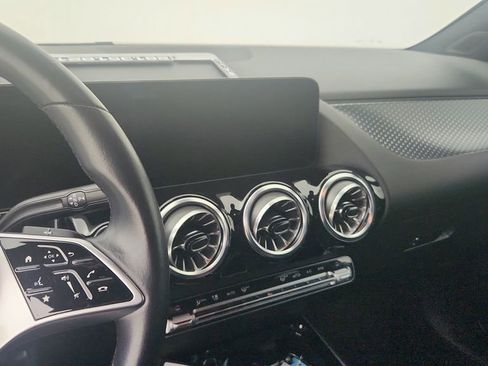 Used 2025 Mercedes-Benz GLA 250 image 18