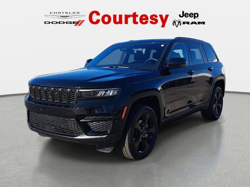 Used 2023 Jeep Grand Cherokee Altitude image 6