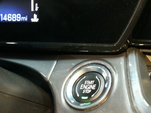 Used 2025 Chevrolet Trax ACTIV w/ Sunroof Package image 23