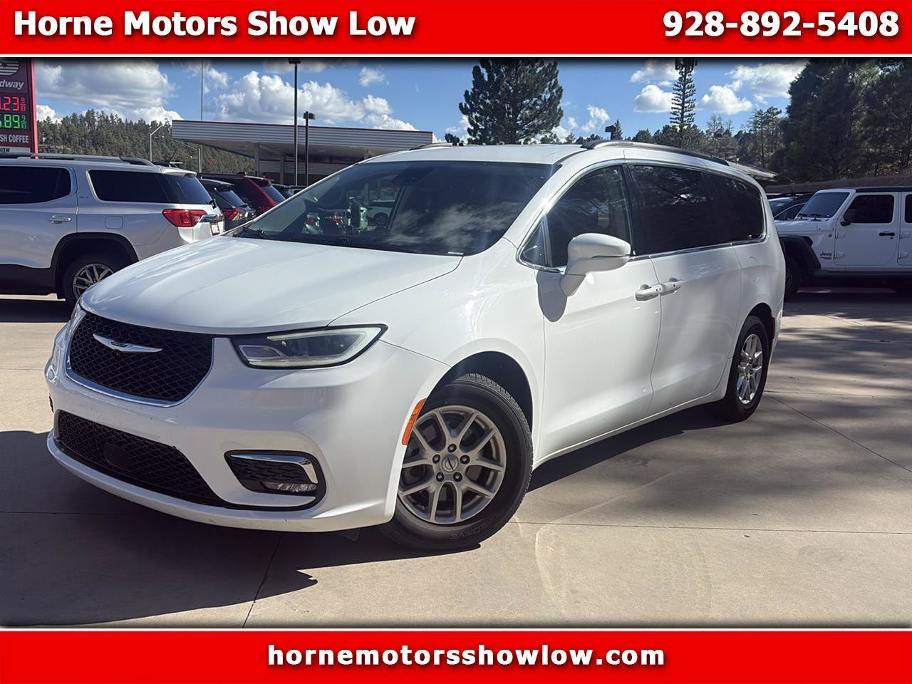 Used 2022 Chrysler Pacifica Touring-L FWD image 1