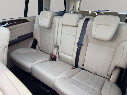 Used 2019 Mercedes-Benz GLS 450 4MATIC image 12
