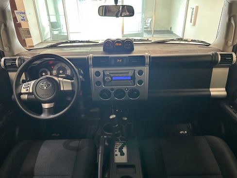 Used 2007 Toyota FJ Cruiser 4WD image 10