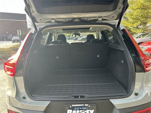 Certified 2024 Volvo XC40 B5 Plus w/ Protection Package Premier image 27