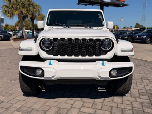 Used 2024 Jeep Wrangler High Altitude AWD/4WD image 6