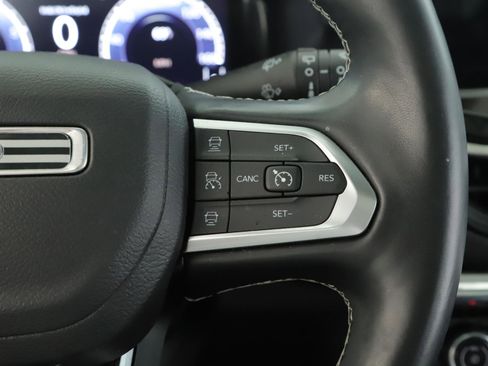 Used 2022 Jeep Compass High Altitude AWD/4WD image 11