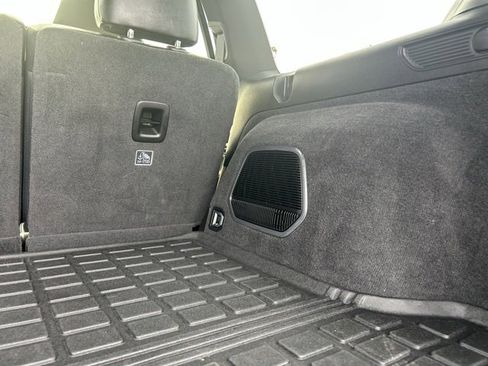 Used 2022 Jeep Grand Cherokee Overland w/ Adv Protech Group III image 12