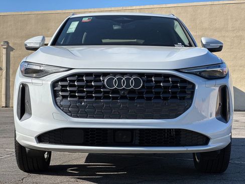 Used 2025 Audi Q5 Premium Plus w/ Premium Plus AWD/4WD image 6