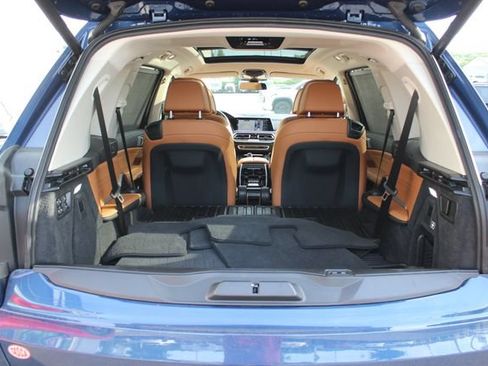 Used 2022 BMW X7 xDrive40i w/ Premium Package AWD/4WD image 28