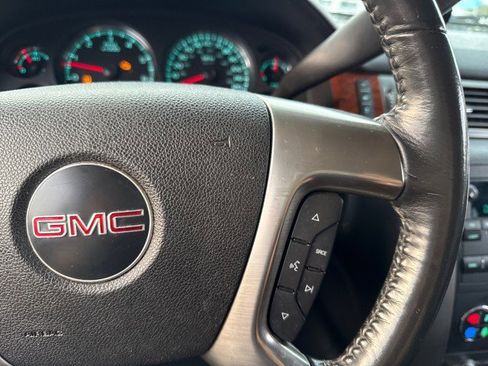 Used 2007 GMC Yukon XL SLT w/ SLT Preferred Equipment Group image 35