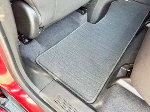 Used 2021 Chevrolet Equinox LT image 15