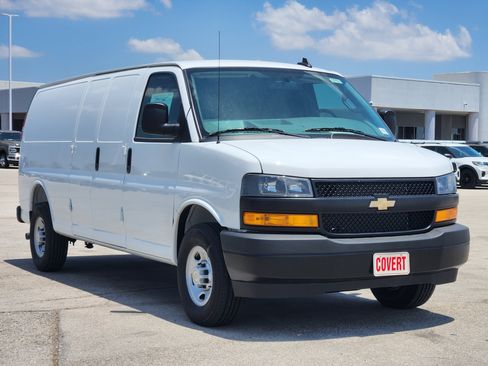 New 2026 Chevrolet Express 2500 Extended RWD image 2