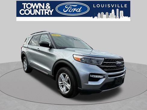 Used 2024 Ford Explorer XLT w/ Equipment Group 202A AWD/4WD image 3