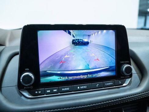 Used 2023 Nissan Rogue SV w/ SV Premium B Package image 23