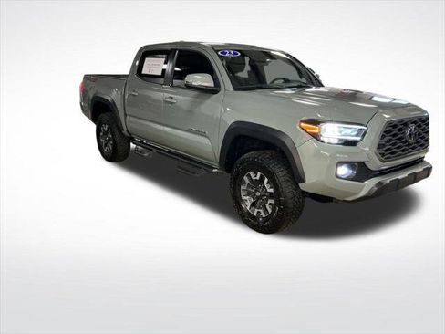 Certified 2023 Toyota Tacoma TRD Off-Road AWD/4WD image 7