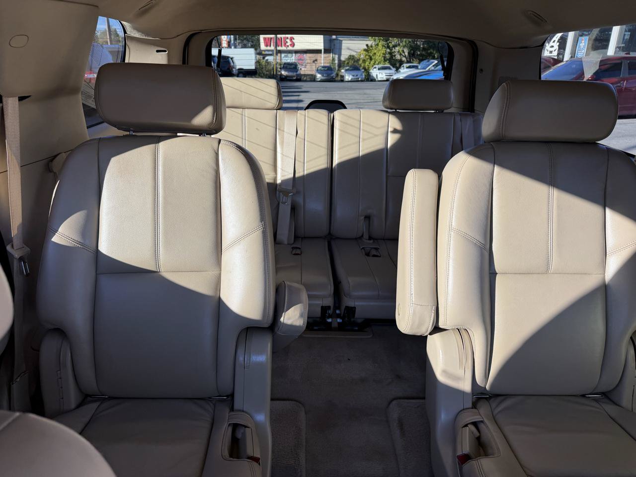 Used 2008 GMC Yukon SLT w/ SLT Preferred Equipment Group AWD/4WD image 17