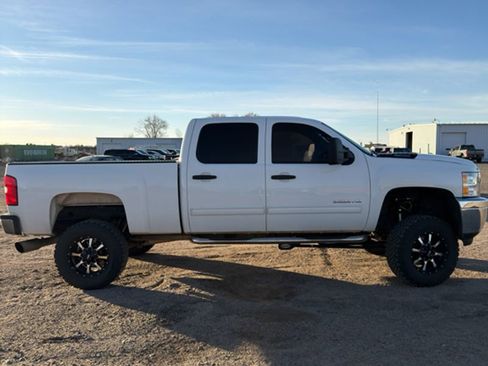 Used 2011 Chevrolet Silverado 2500 LT image 4