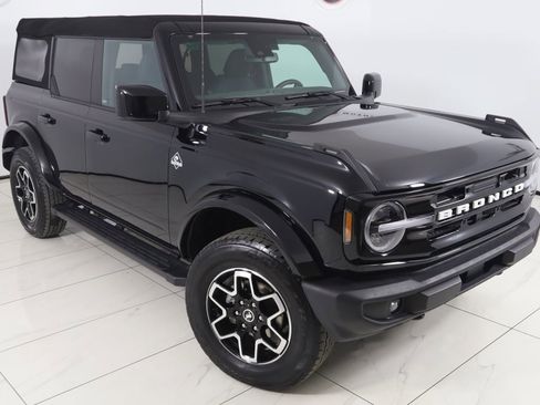 Used 2023 Ford Bronco Outer Banks image 17