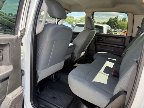 Used 2018 RAM 3500 Tradesman w/ Chrome Appearance Group AWD/4WD image 17