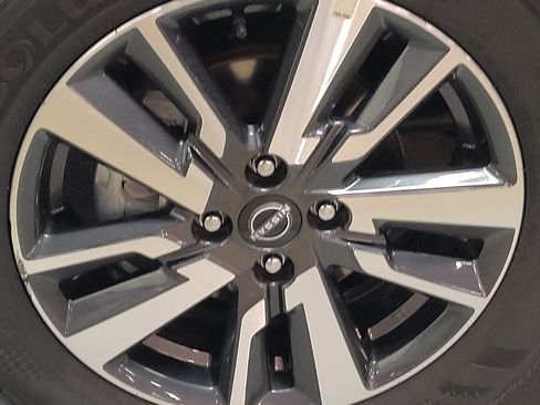 Used 2025 Nissan Versa SV FWD image 31