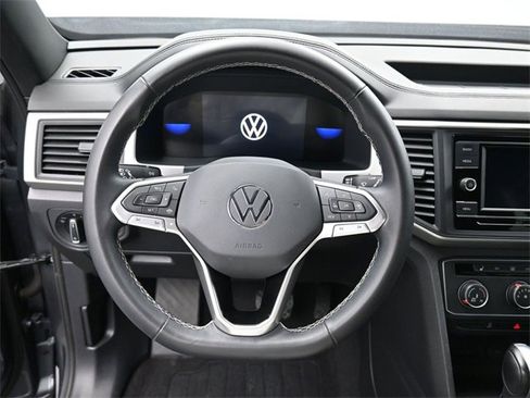 Used 2023 Volkswagen Atlas Cross Sport SE image 16