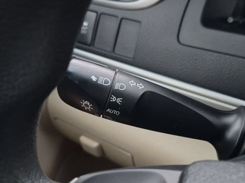 Used 2012 Toyota Camry LE FWD image 28