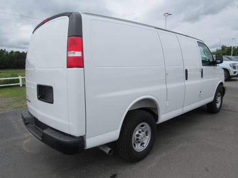Used 2025 Chevrolet Express 2500 w/ Driver Convenience Package RWD image 8