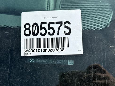 Used 2021 Lexus ES 300h w/ Premium Package FWD image 3
